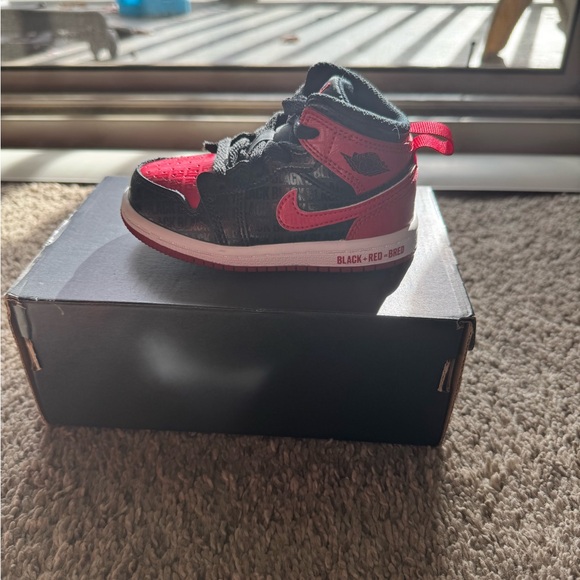 Size 6 Toddlers Nike High Top Great Condition - Picture 3 of 4